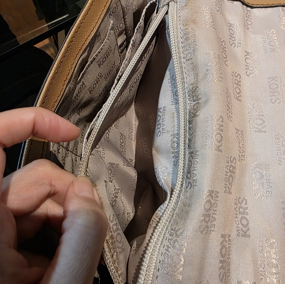 *Michael Kors MK* crossbody handbag with handle - Picture 7 of 10